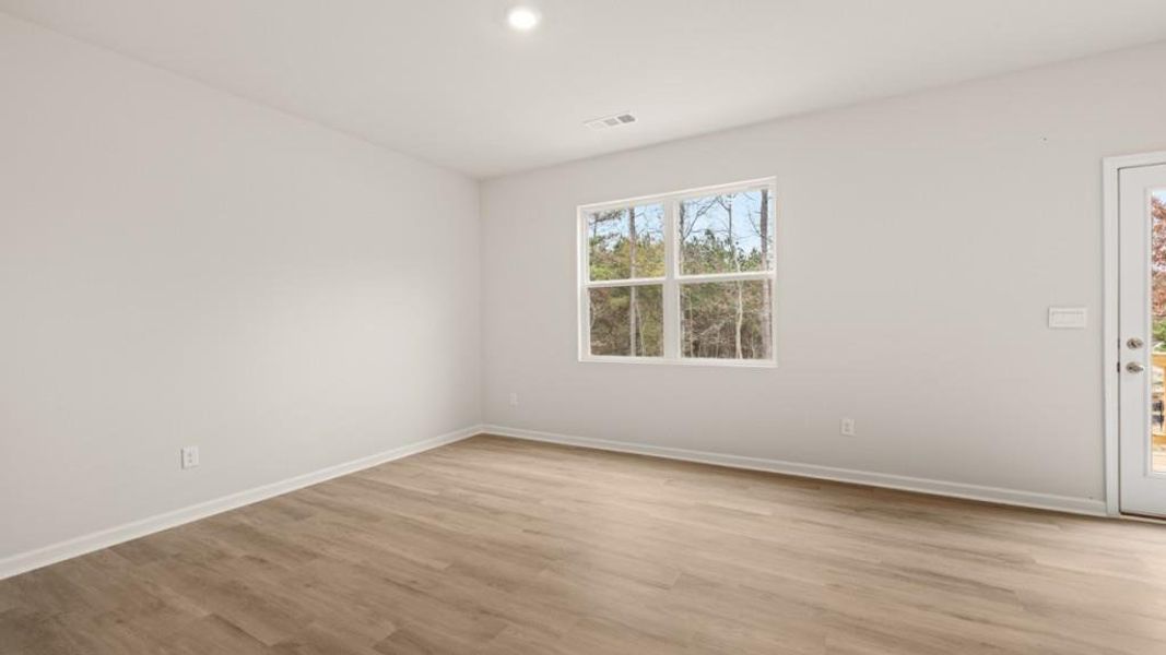 Spacious, unfurnished interior of a new home in Pointe Park, Union City (Image 11).