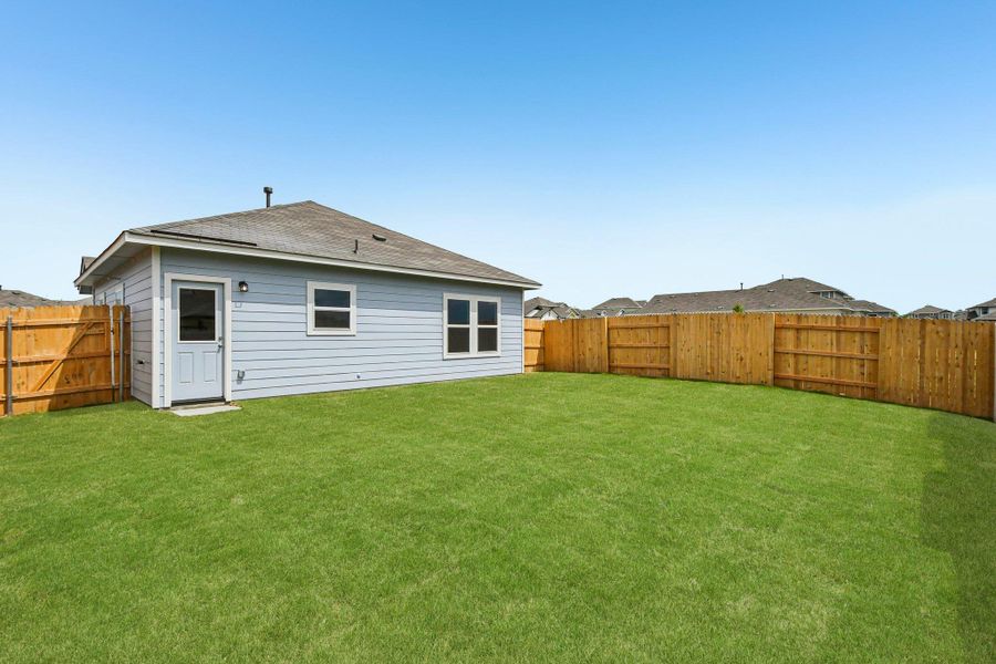 Exterior details and patio area of a home in Hymeadow, Maxwell (Image 3).