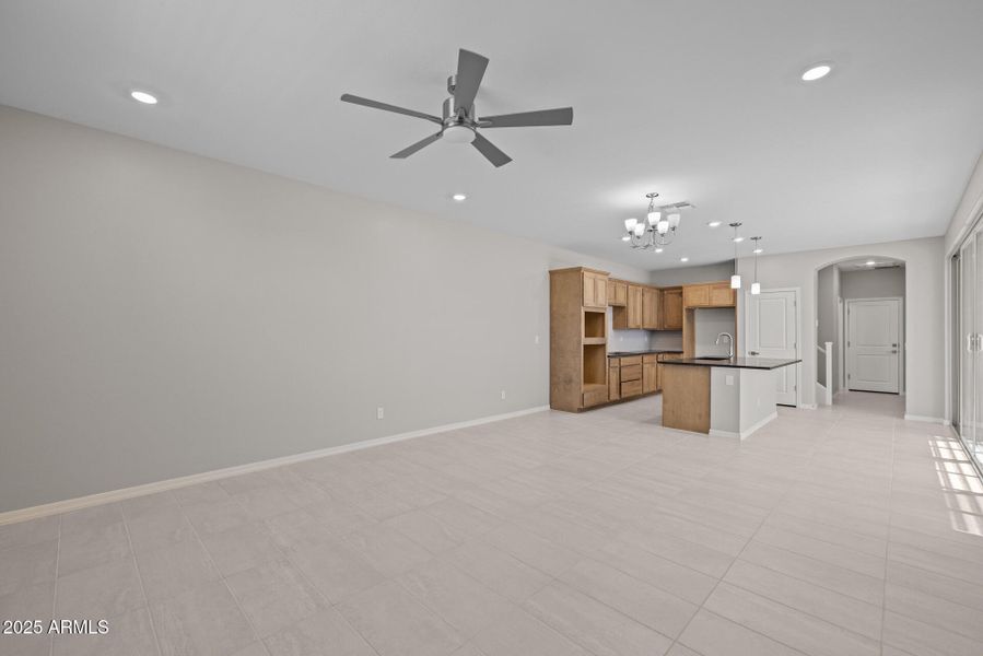 5)GREAT ROOM 5)GREAT ROOM