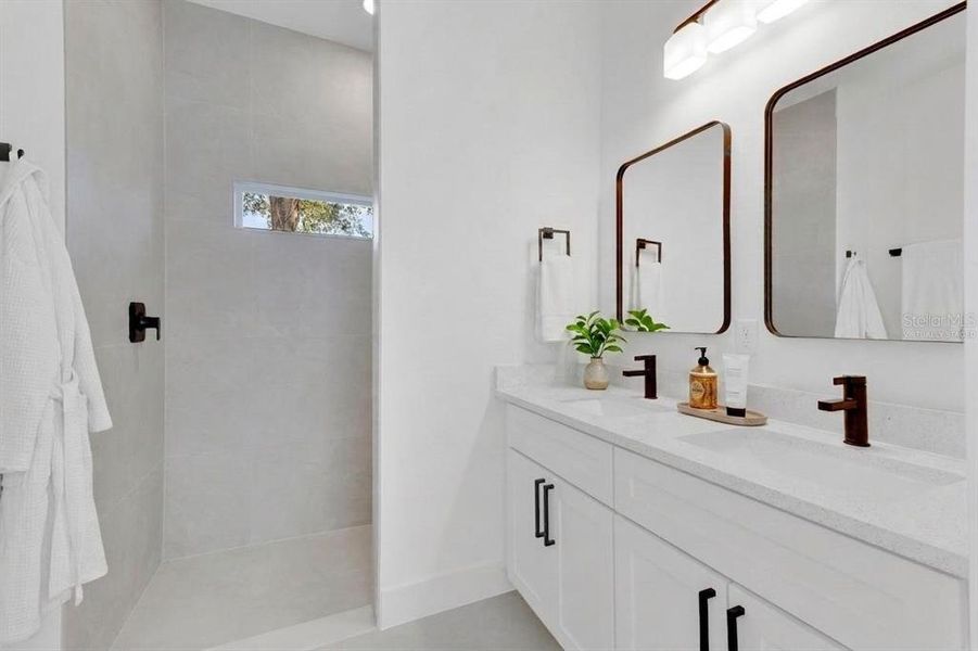 Furnished interior view inside a new home in , Orlando (Image 9).