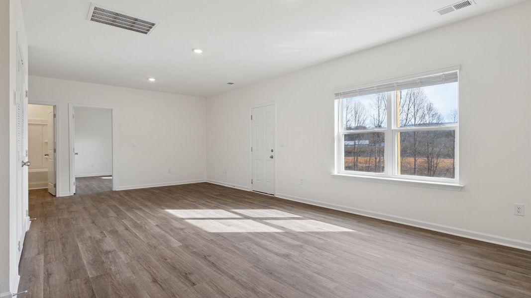 Spacious, unfurnished interior of a new home in Whispering Springs, Maryville (Image 31). Spacious, unfurnished interior of a new home in Whispering Springs, Maryville (Image 31).