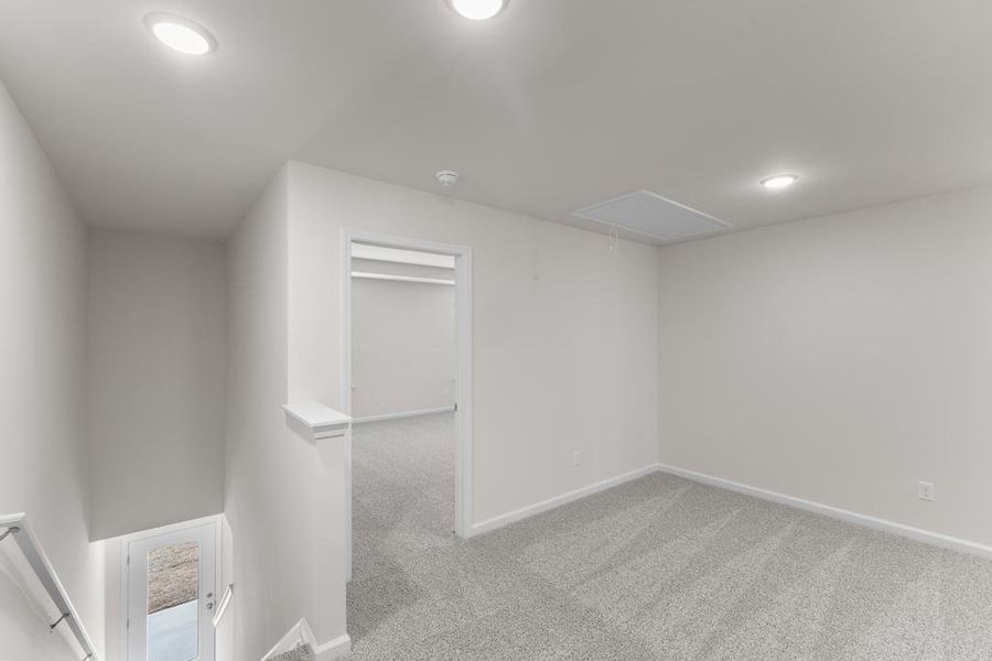 Spacious, unfurnished interior of a new home in Hitchcock Preserve 43', Aiken (Image 14).