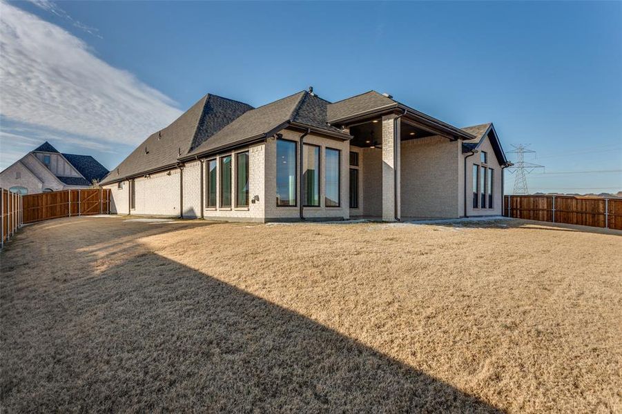 Exterior details and patio area of a home in Ventana, Fort Worth (Image 19).