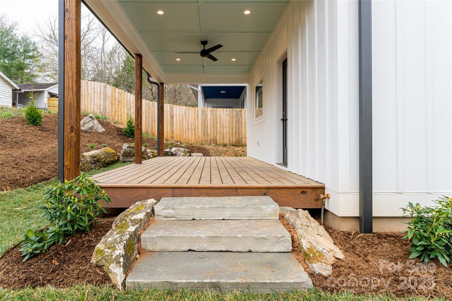 Photo of Similar Construction Photo of Similar Construction