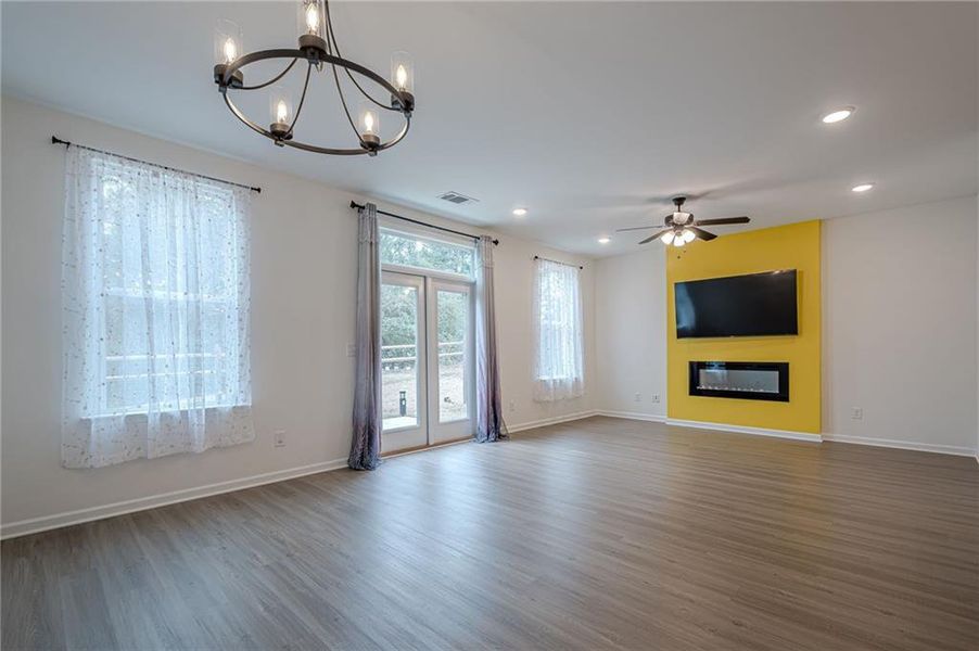 Spacious, unfurnished interior of a new home in , Atlanta (Image 12).