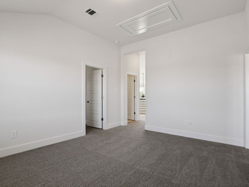 Spacious, unfurnished interior of a new home in Arcadia Ridge - Classic Series, San Antonio (Image 29).