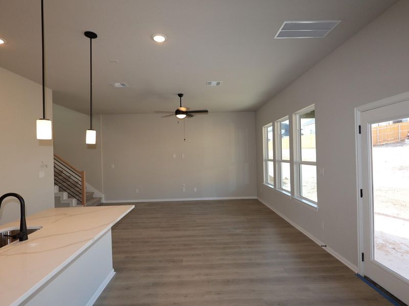 Spacious, unfurnished interior of a new home in Heritage, Dripping Springs (Image 16).