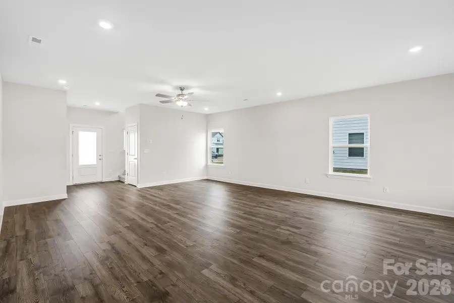 Digital pictures similar Digital pictures similar