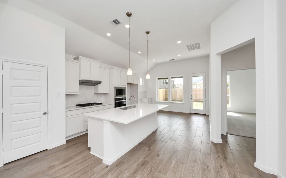 Image 12 representing the Emerson by Brookfield Residential in 40' Traditional Homes at Elyson, Katy, TX. Image 12 representing the Emerson by Brookfield Residential in 40' Traditional Homes at Elyson, Katy, TX.