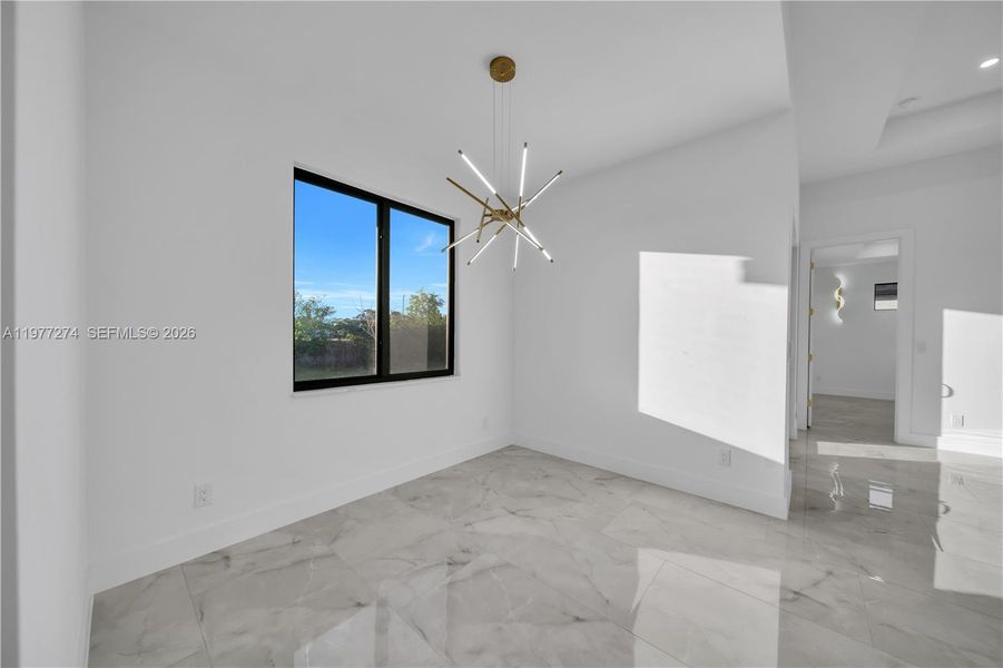 Spacious, unfurnished interior of a new home in , Cape Coral (Image 32).