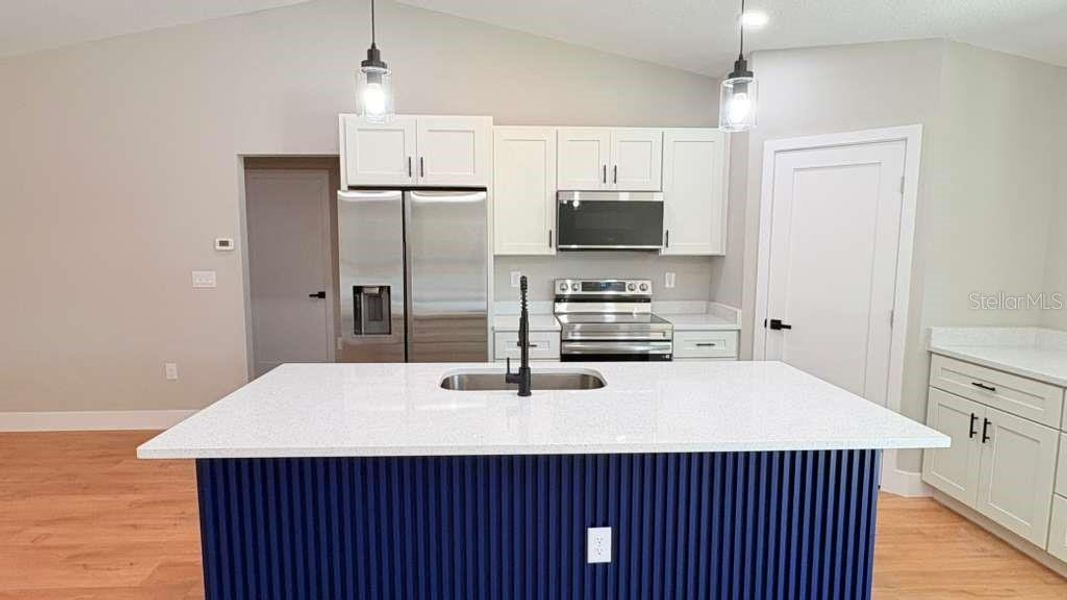 Furnished interior view inside a new home in , Ocklawaha (Image 7).