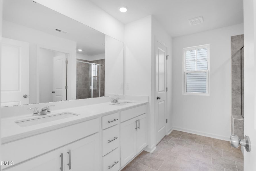 SUN_WesleyDowns_Pic_Davidson-26