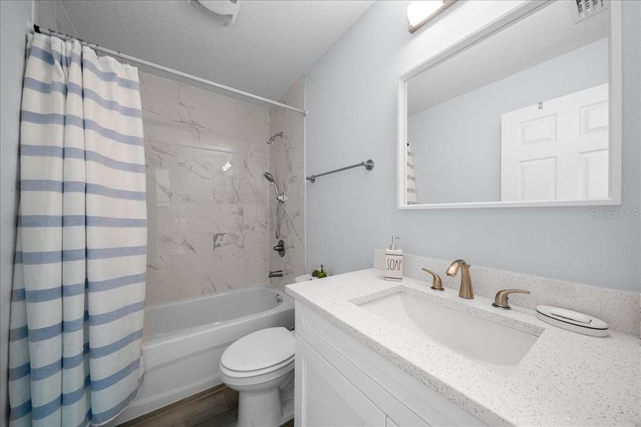 Furnished interior view inside a new home in , Dunnellon (Image 40).