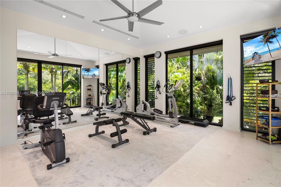 Community amenities in , Coral Gables (Image 45).
