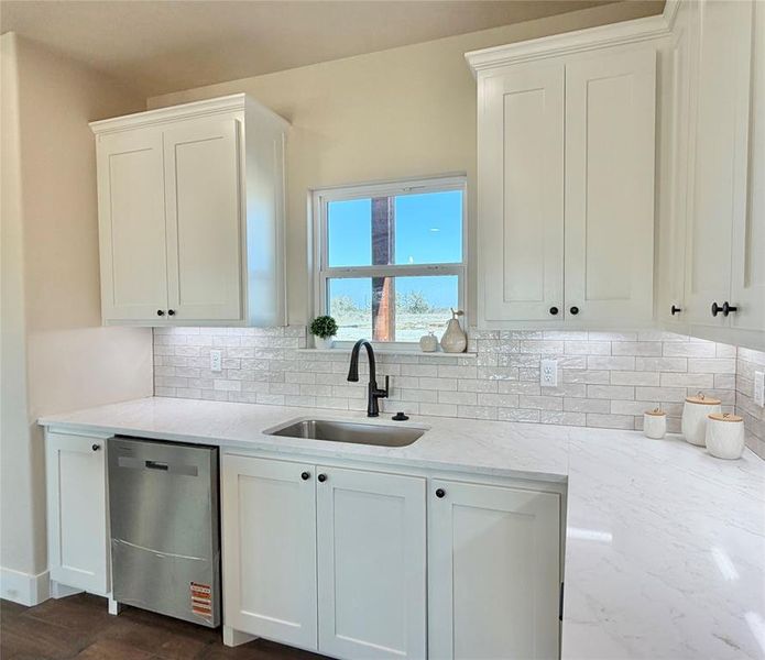 Furnished interior view inside a new home in , Weatherford (Image 5).