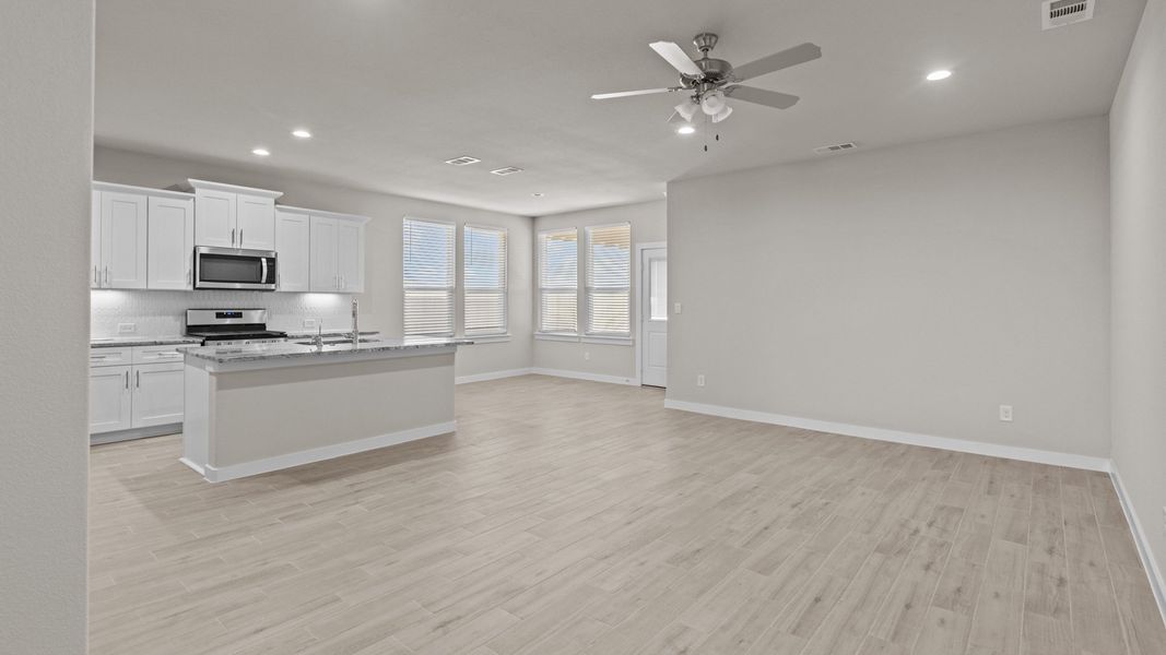 Image 17 representing the PORTALES by D.R. Horton in Northwest Passage, Midland, TX. Image 17 representing the PORTALES by D.R. Horton in Northwest Passage, Midland, TX.