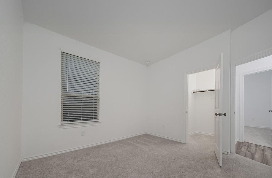 Spacious, unfurnished interior of a new home in Mavera, Conroe (Image 10).