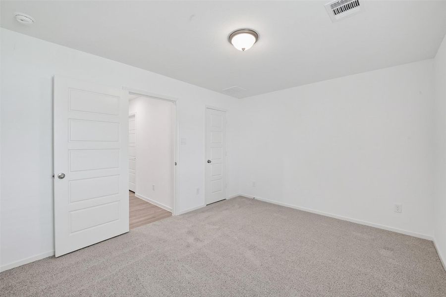 Spacious, unfurnished interior of a new home in Rollingbrook Estates, Baytown (Image 34). Spacious, unfurnished interior of a new home in Rollingbrook Estates, Baytown (Image 34).