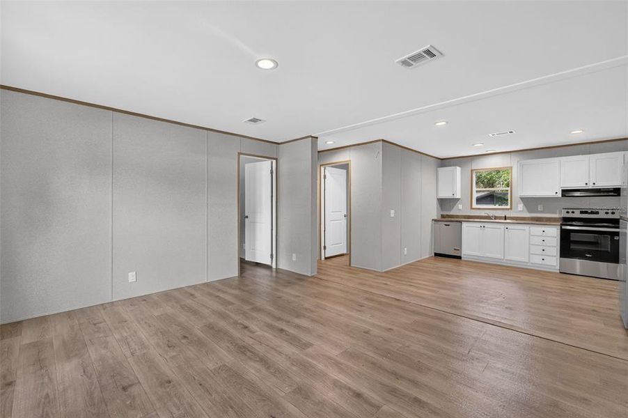 Spacious, unfurnished interior of a new home in , Wildwood (Image 10).