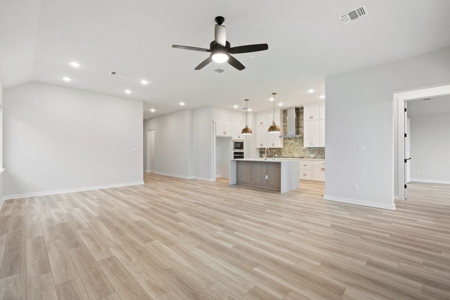 Spacious, unfurnished interior of a new home in Lagos Reserve, Manor (Image 29).
