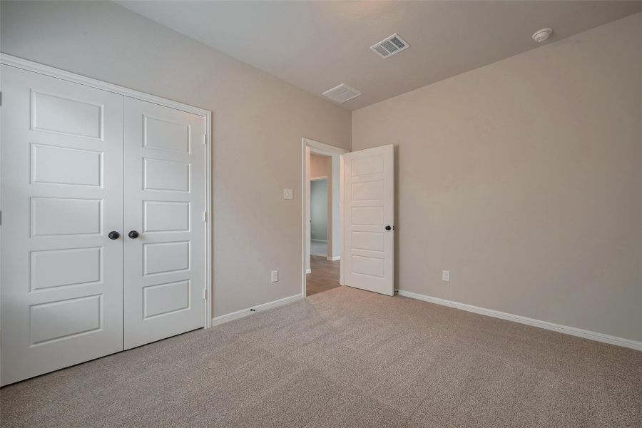 Spacious, unfurnished interior of a new home in Woodland Lakes, Huffman (Image 42).