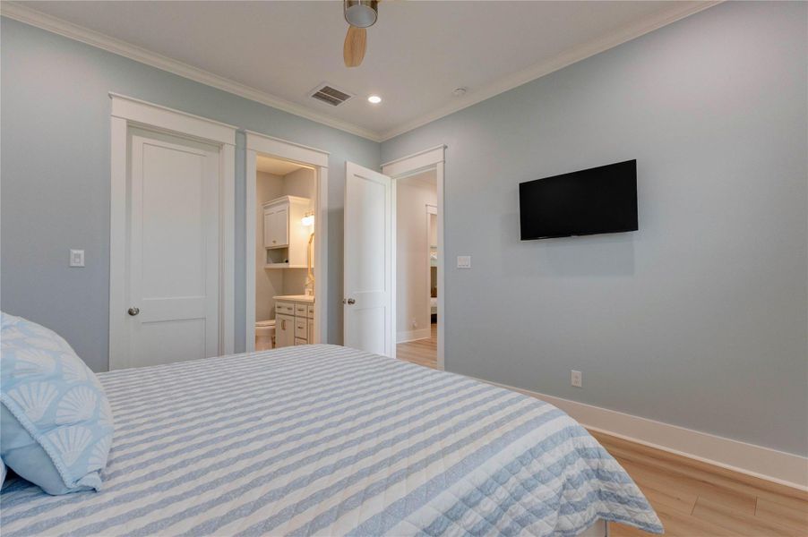 Furnished interior view inside a new home in , Galveston (Image 9).