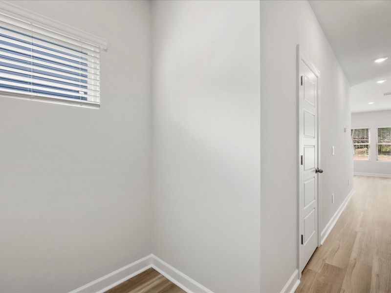 Spacious, unfurnished interior of a new home in Avalon Townes, Lyman (Image 10).