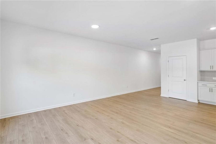 Spacious, unfurnished interior of a new home in Leydenview, Mableton (Image 23). Spacious, unfurnished interior of a new home in Leydenview, Mableton (Image 23).