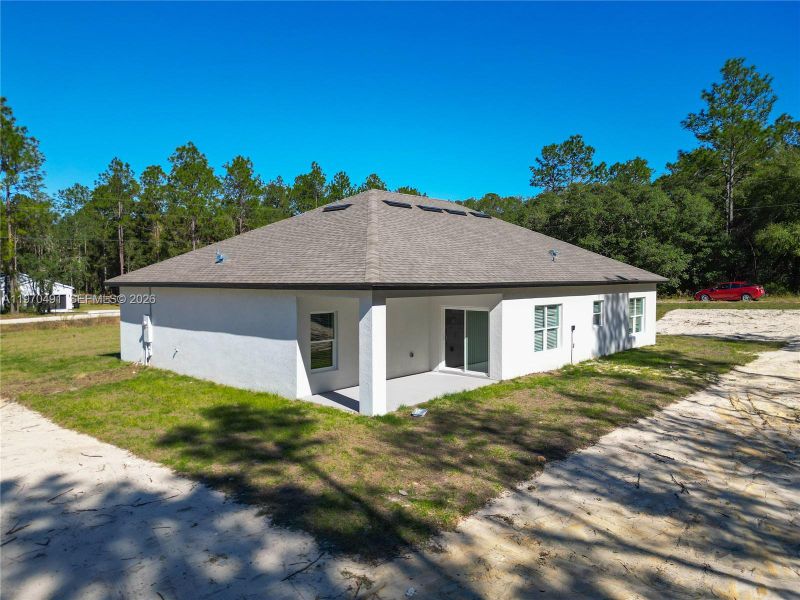 Exterior details and patio area of a home in , Ocala (Image 3). Exterior details and patio area of a home in , Ocala (Image 3).
