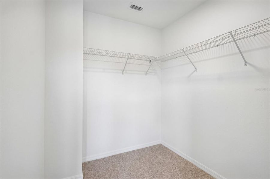 Spacious, unfurnished interior of a new home in Twin Oaks, Zephyrhills (Image 28).
