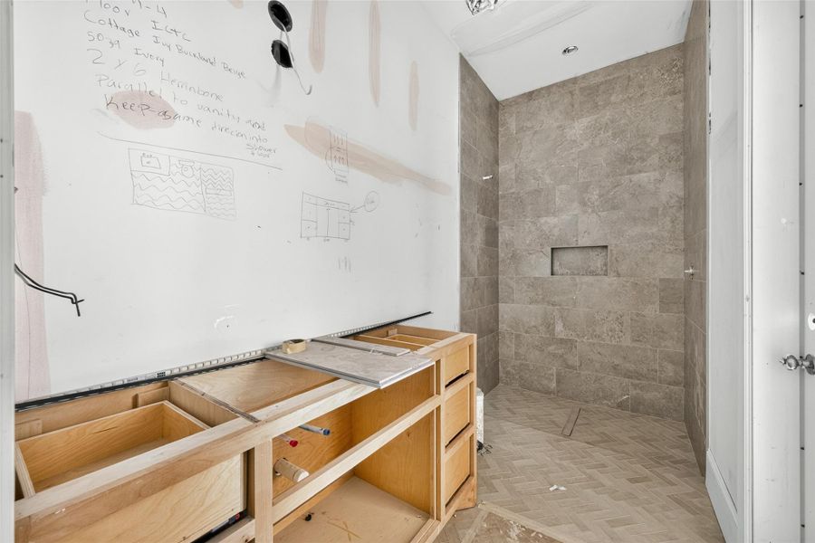 Full bath with access to the covered patio.