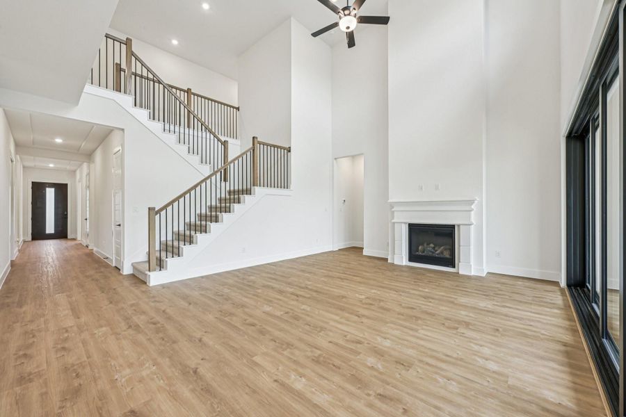 Spacious, unfurnished interior of a new home in Evergreen 60', Conroe (Image 37).