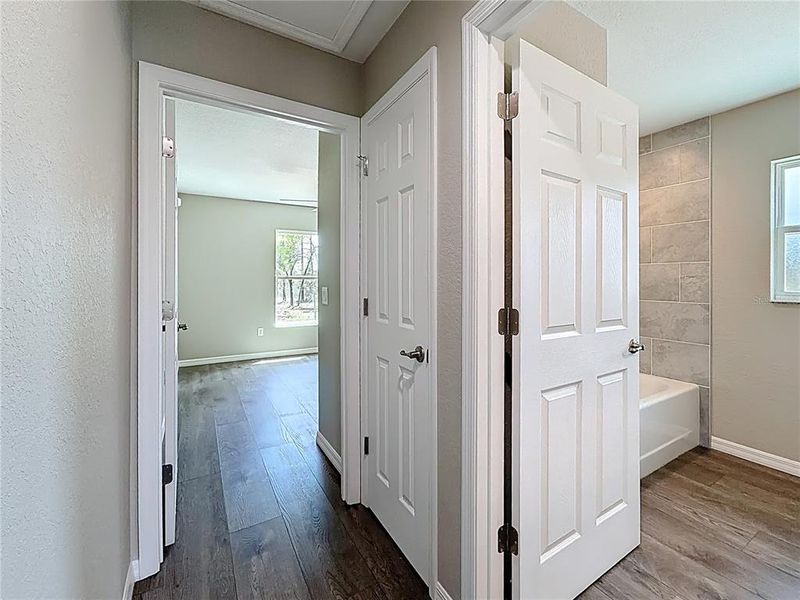 Spacious, unfurnished interior of a new home in , Dunnellon (Image 28).