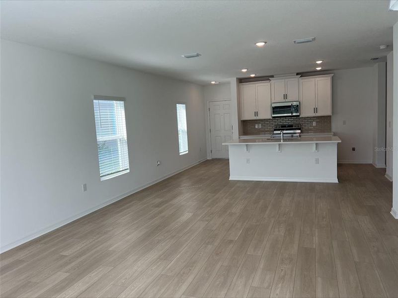 Spacious, unfurnished interior of a new home in Thompson Village Townhomes, Apopka (Image 4).