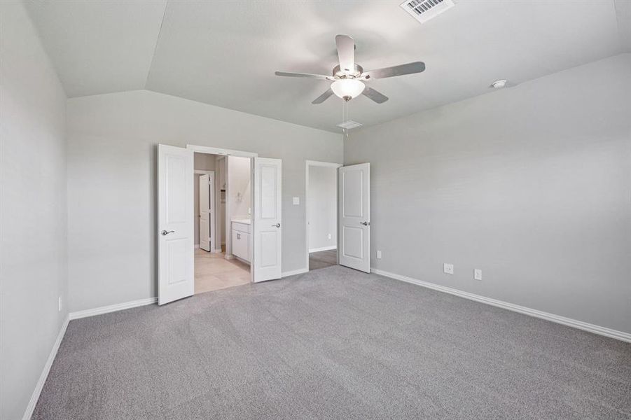 Spacious, unfurnished interior of a new home in Lakehaven - Signature Series, Farmersville (Image 25).