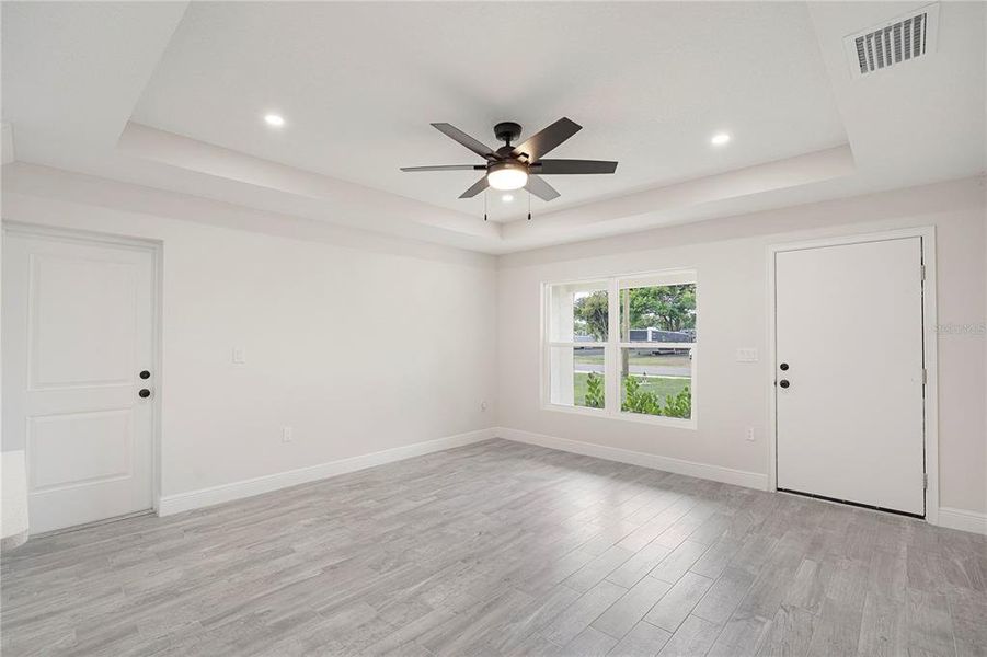 Spacious, unfurnished interior of a new home in , Palmetto (Image 13).