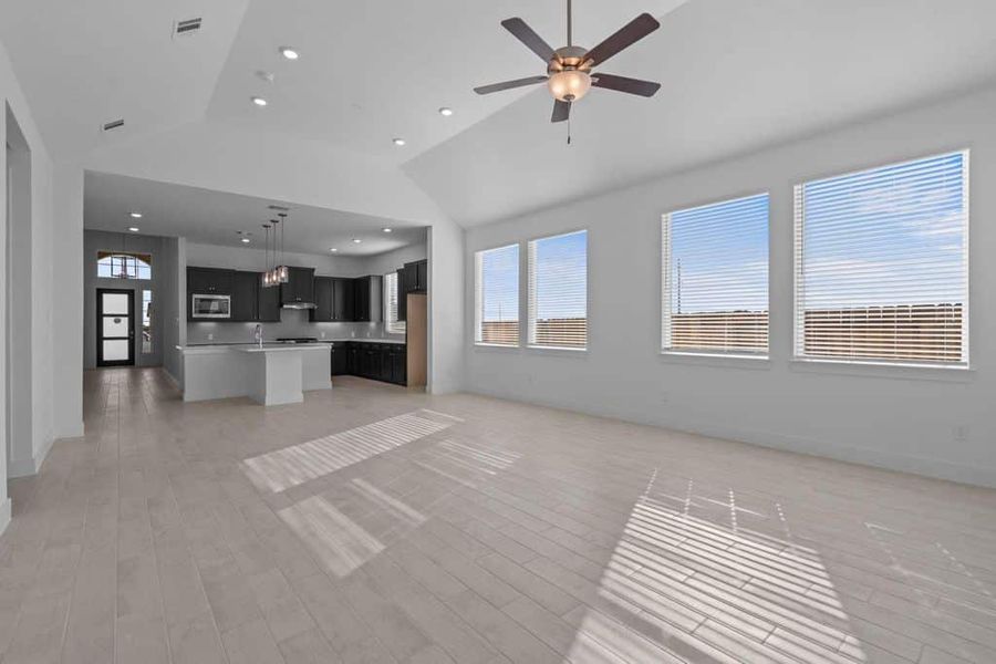 Spacious, unfurnished interior of a new home in Attwater, Waller (Image 21).