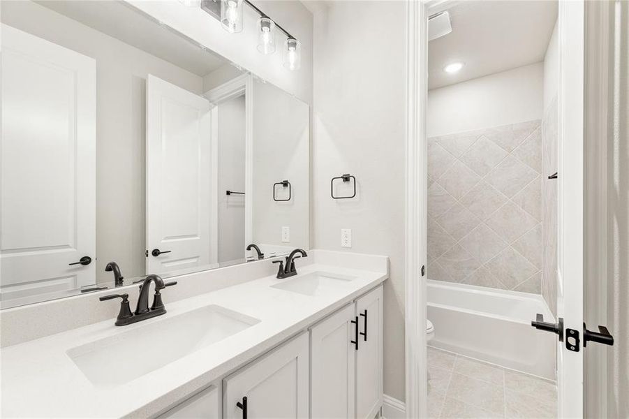 Furnished interior view inside a new home in Glenbrook, Red Oak (Image 7).