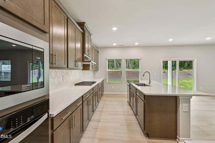 12-web-or-mls-Oak Manor - Raleigh - 153 12-web-or-mls-Oak Manor - Raleigh - 153