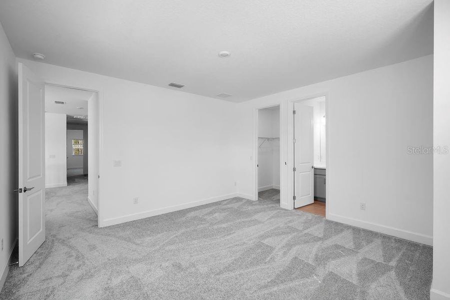 Spacious, unfurnished interior of a new home in Hammock at Two Rivers, Zephyrhills (Image 32).