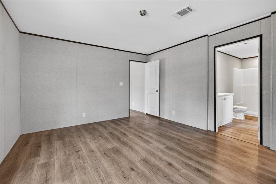 Spacious, unfurnished interior of a new home in , Interlachen (Image 34).