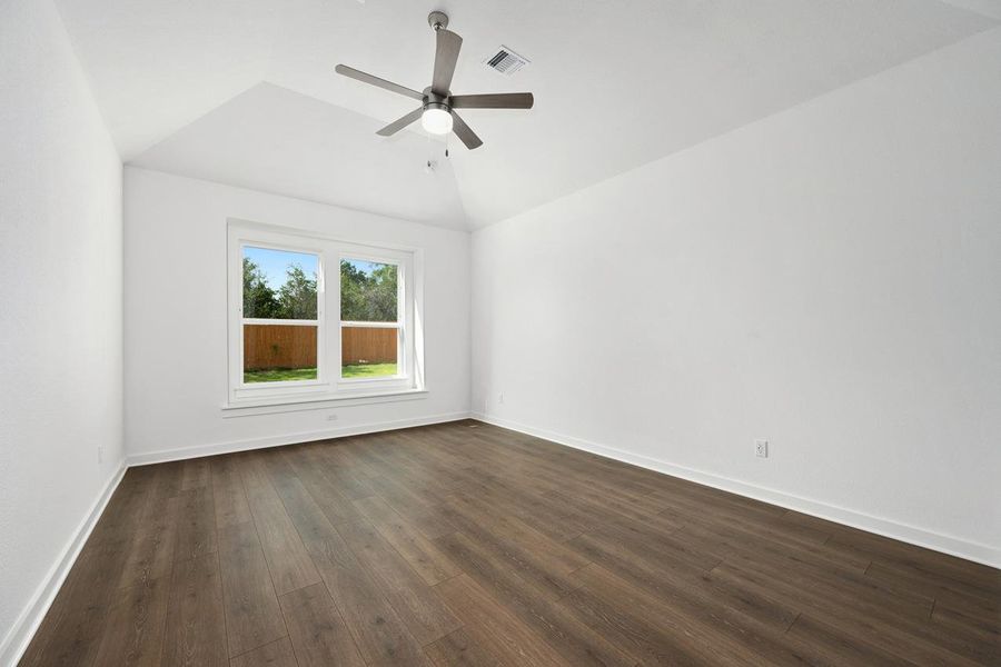 Spacious, unfurnished interior of a new home in Lariat, Liberty Hill (Image 21).