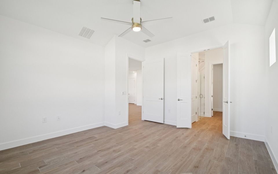 Spacious, unfurnished interior of a new home in Traditional at Kissing Tree, San Marcos (Image 12).