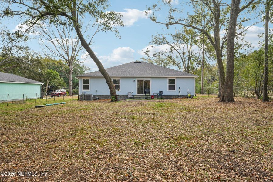 Exterior details and patio area of a home in , Jacksonville (Image 21).