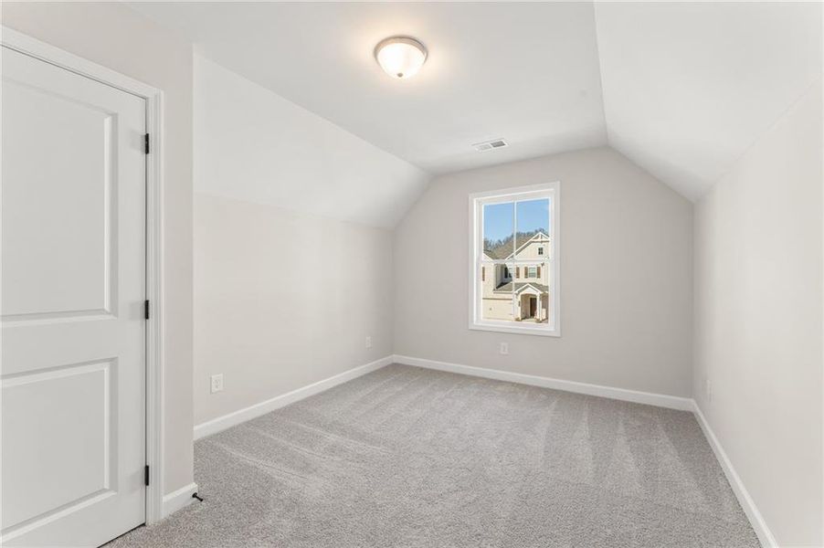 Spacious, unfurnished interior of a new home in Linden Grove, Powder Springs (Image 25).