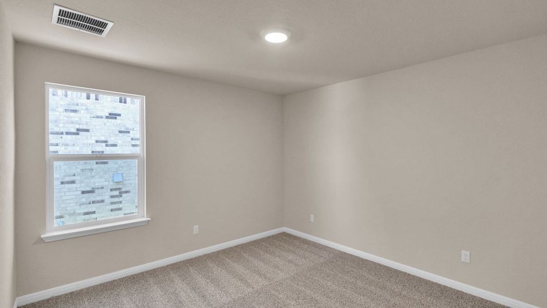 Spacious, unfurnished interior of a new home in Thunder Rock, Marble Falls (Image 14).