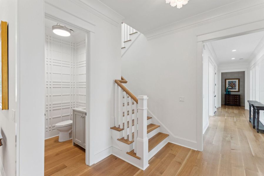 Spacious, unfurnished interior of a new home in Daniel Island Park, Charleston (Image 29).