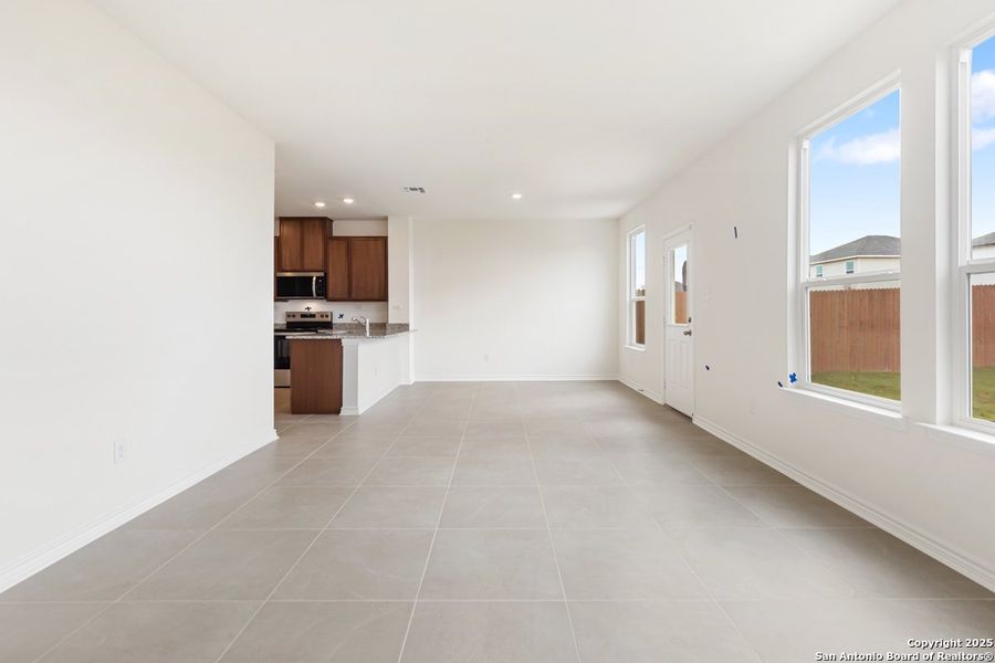 Spacious, unfurnished interior of a new home in Southton Cove, Elmendorf (Image 8).
