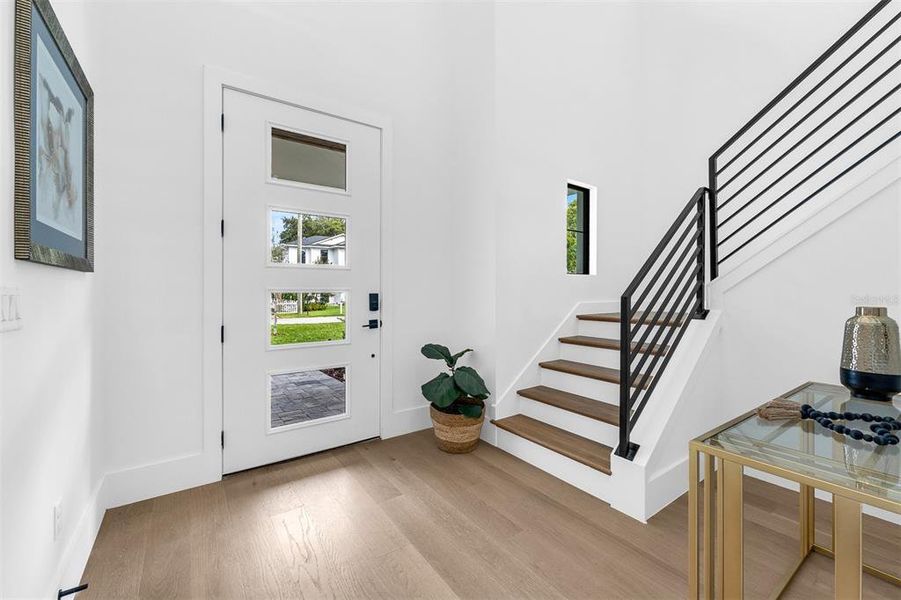Spacious, unfurnished interior of a new home in , Winter Park (Image 19).