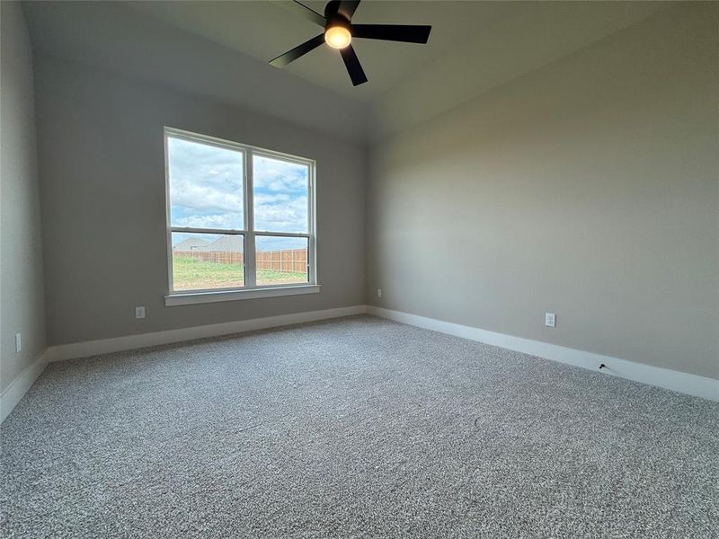 Spacious, unfurnished interior of a new home in Coyote Crossing, Godley (Image 14).
